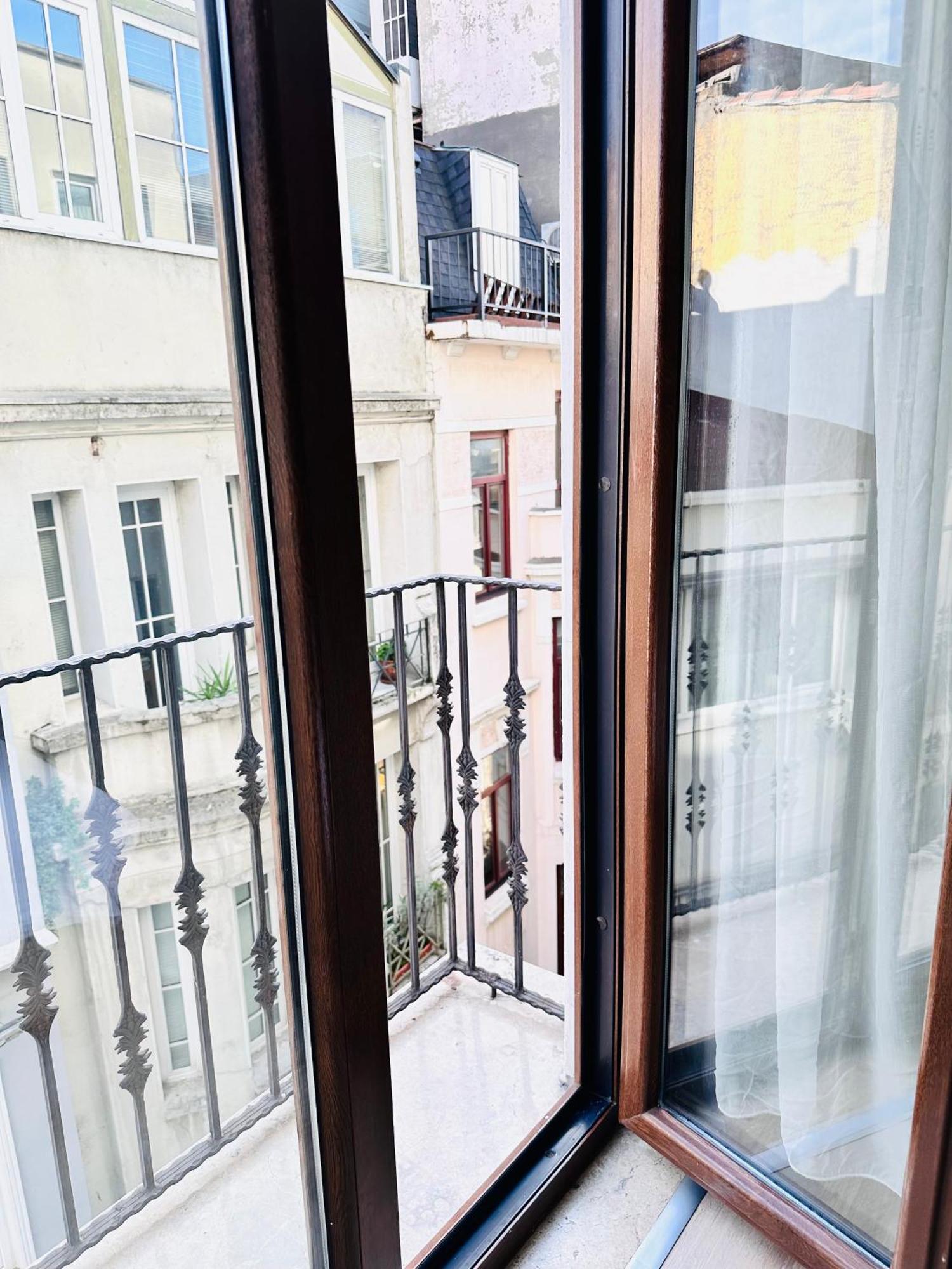 City Center Allyon Suit Hotel Istanboel Buitenkant foto